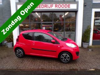 Peugeot 107 1.0 Red Edition AIRCO! ""ZONDAG 28-4-2024 GEOPEND !!!""