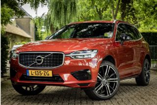 Volvo XC60 2.0 T8 AWD R-Design incl BTW Bowers & Wilkins Luchtvering