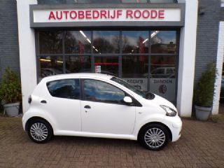 Toyota Aygo 1.0-12V Cool AIRCO,5DRS,APK !!! ""ZONDAG 5 MEI GEOPEND""