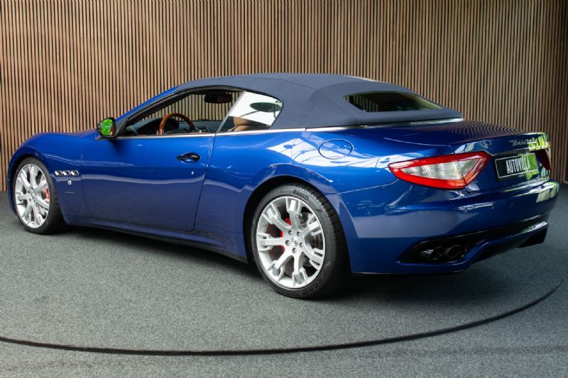 Maserati GranCabrio occasion - Auto Villa B.V.
